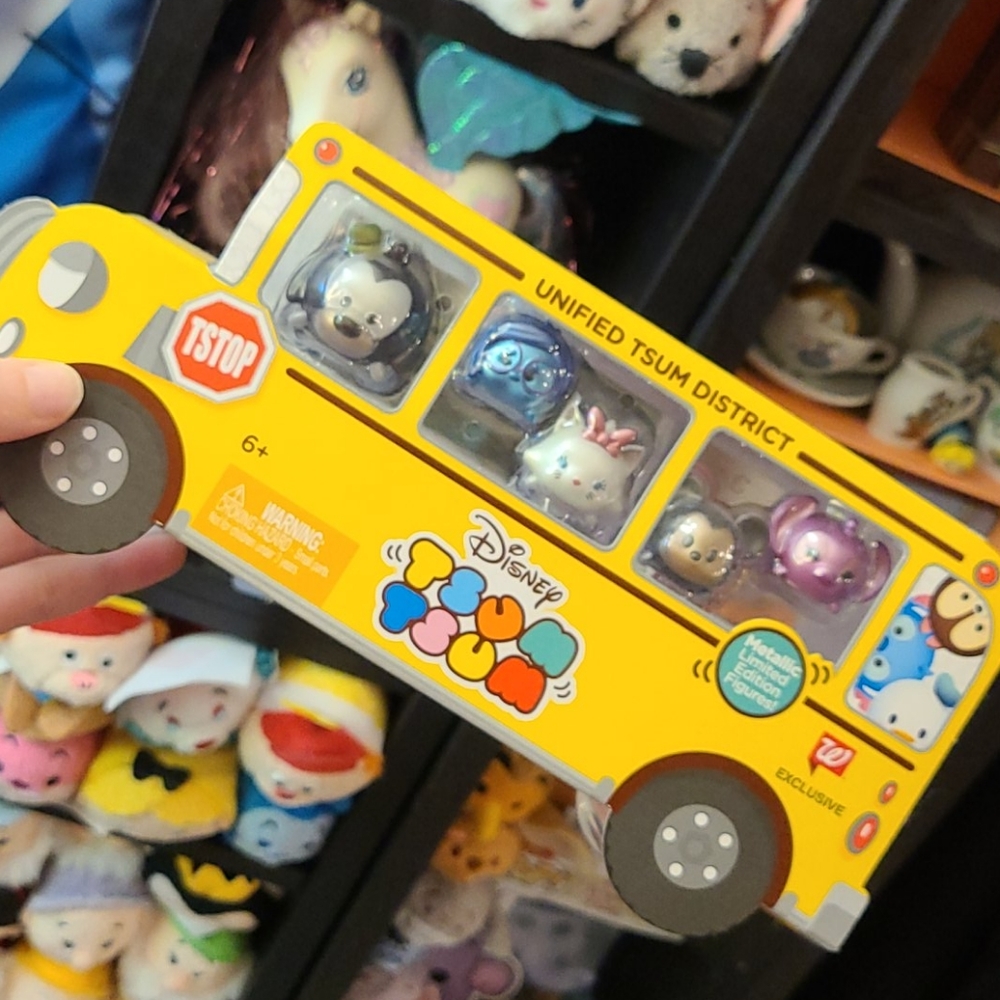 Walgreens exclusive school bus vinyl tsum tsums